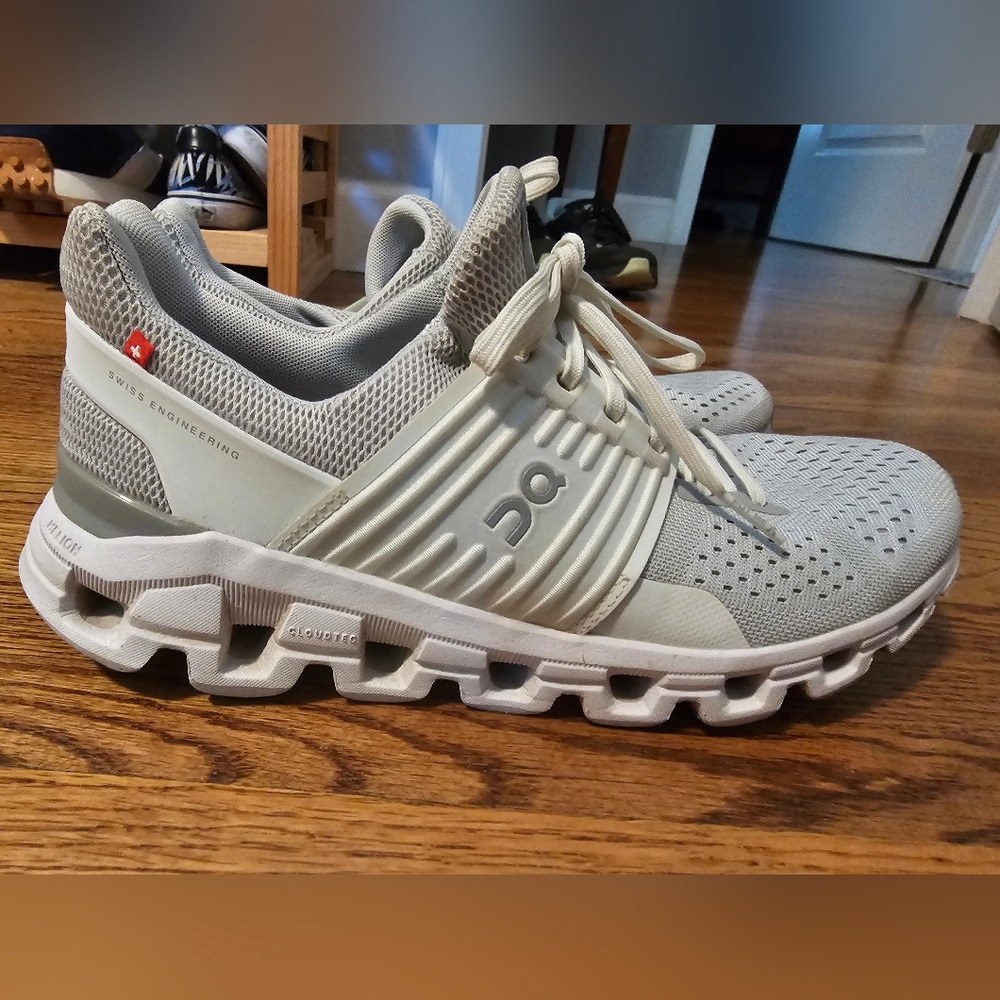 ON Cloudswift Helion running shoe